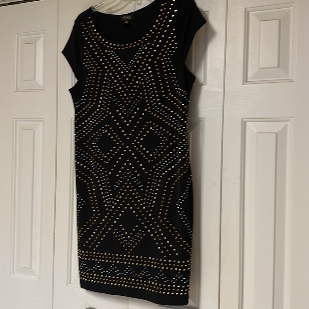 Thalia Sodi Womens black SZ LARGE dress with Embellished front.